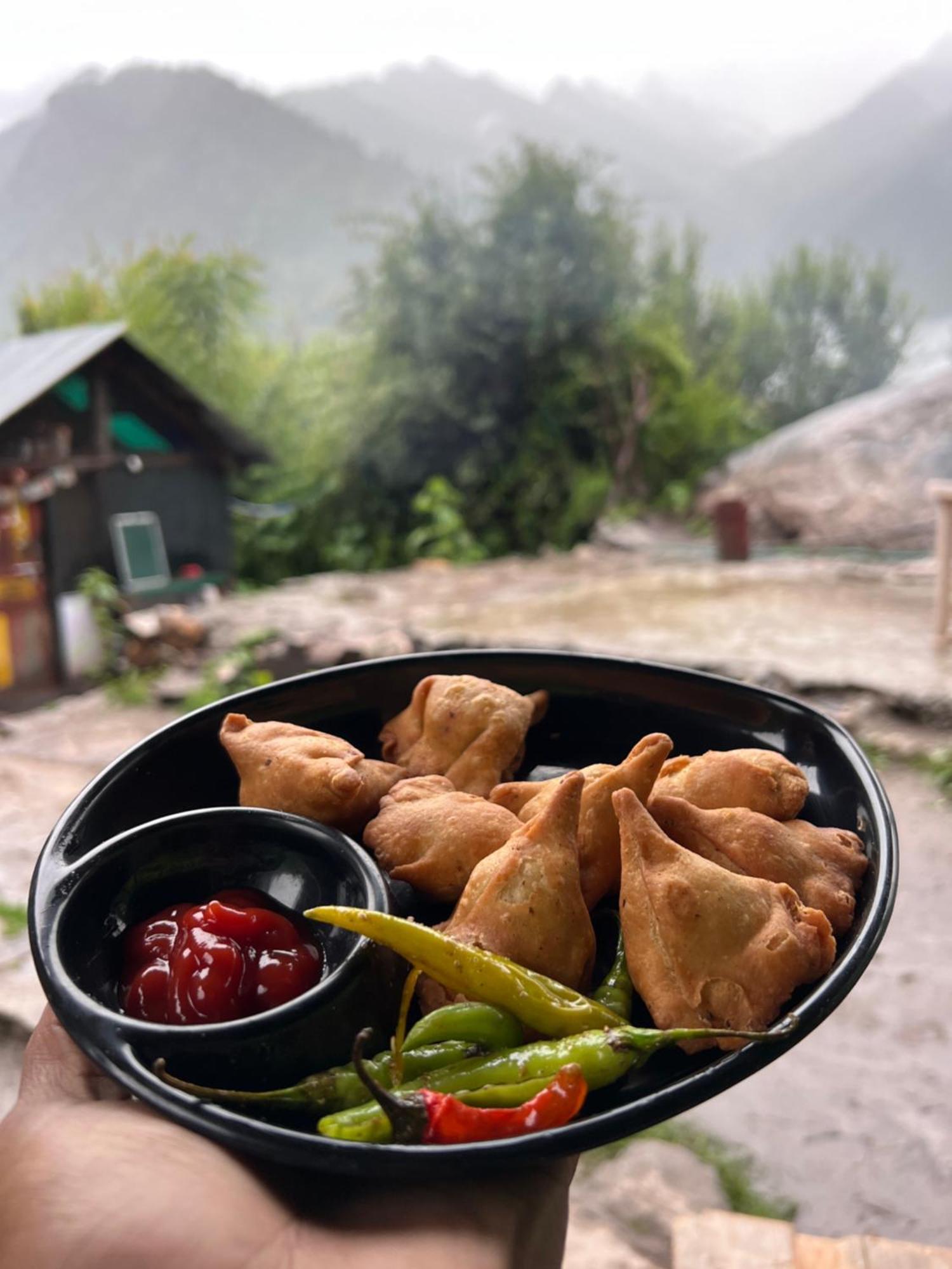 Old Brahma Homestay Kalgha Экстерьер фото