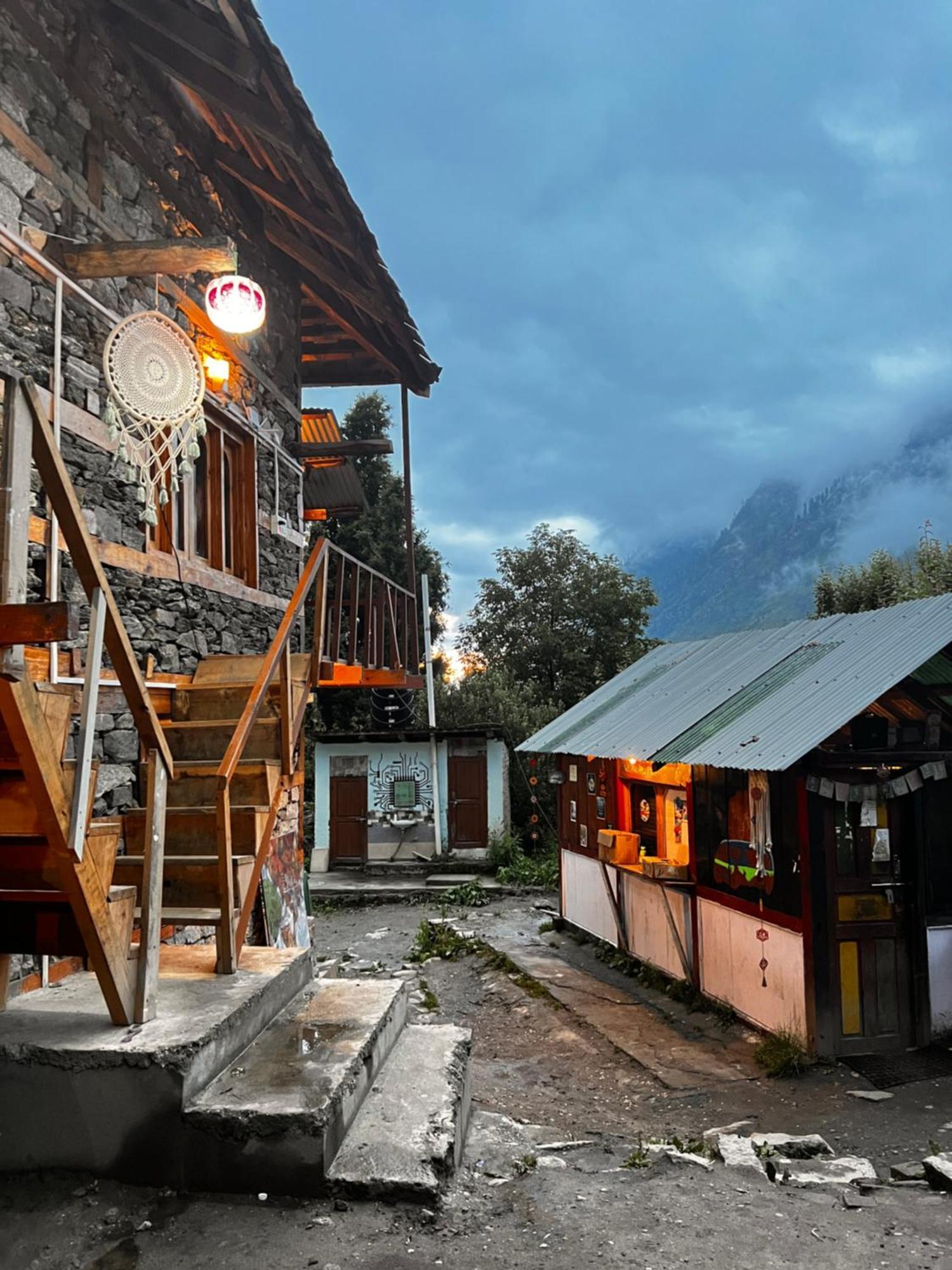 Old Brahma Homestay Kalgha Экстерьер фото