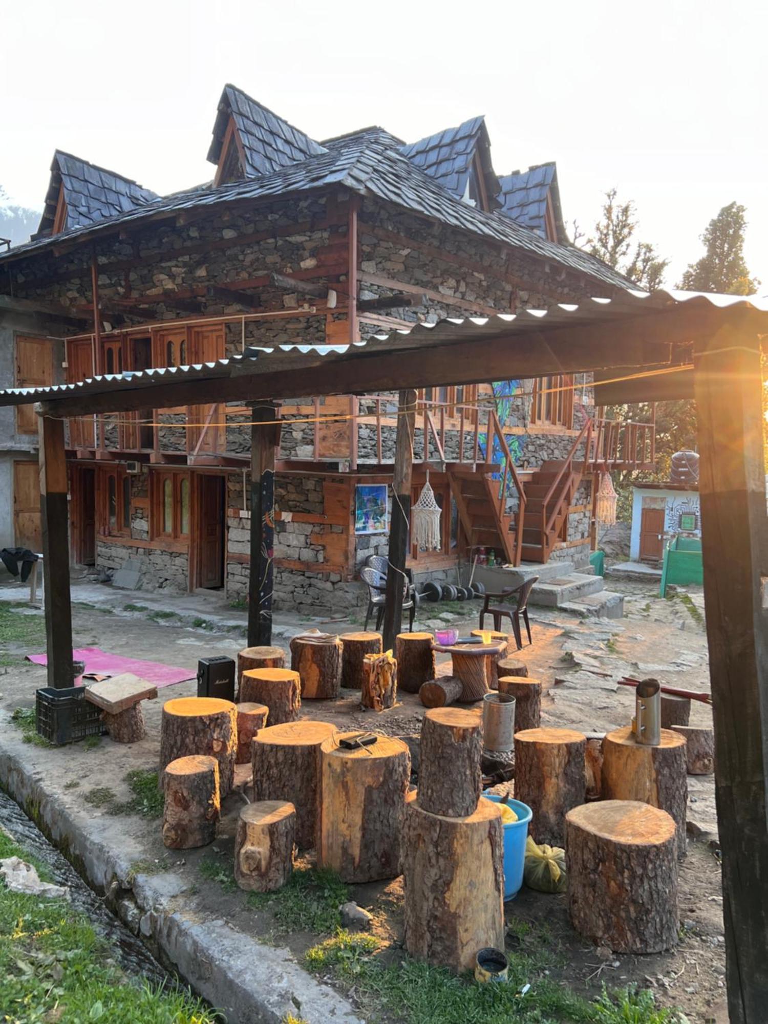 Old Brahma Homestay Kalgha Экстерьер фото