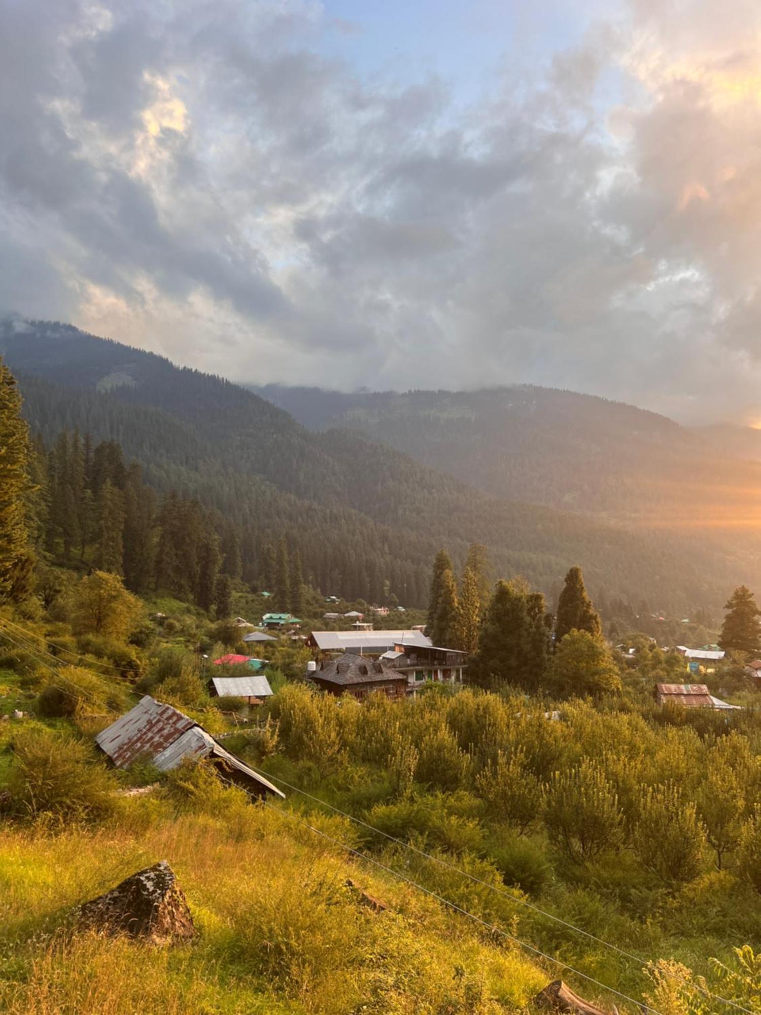 Old Brahma Homestay Kalgha Экстерьер фото